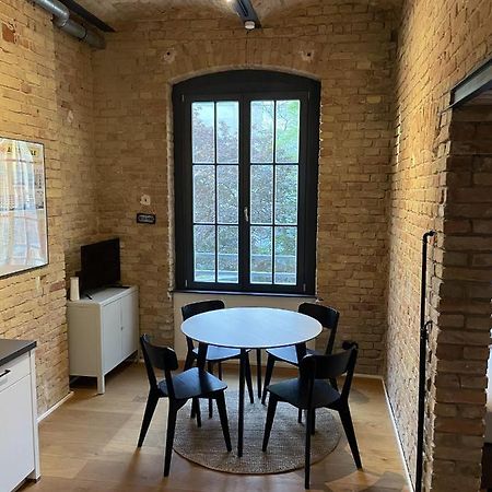 Stylisches Loft Mitten In Берлин Екстериор снимка